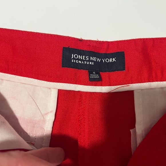 WOMEN'S - SIZE 4 - JONES NEW YORK  SIGNATURE - GOLF WEAR - CITY SHORTS - Picture 1 of 4